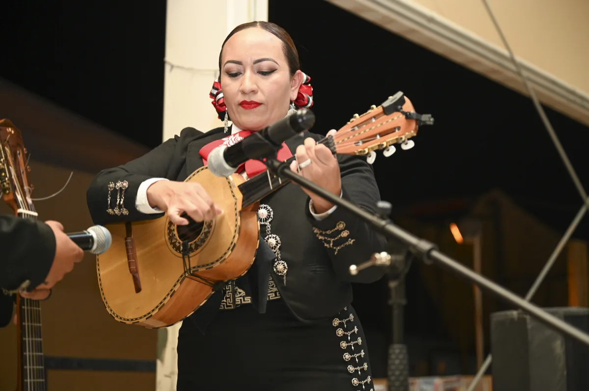 Geleneksel (Quirino Mendoza y Cortés) — Cielito Lindo