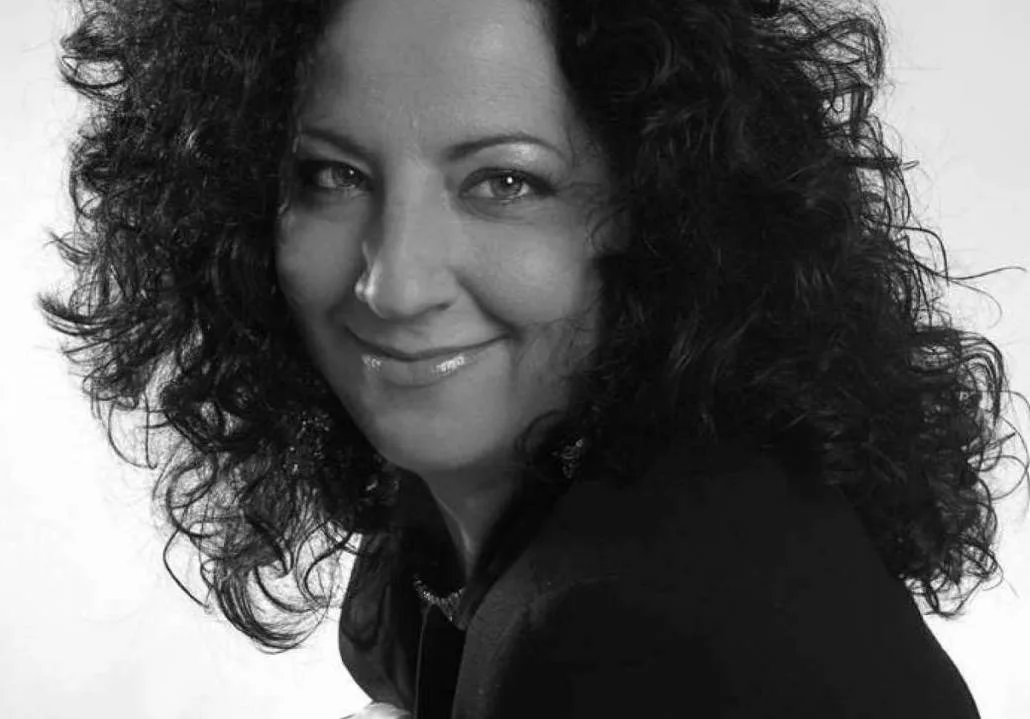 Inma Serrano — Cantos De Sirena